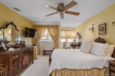 9 Eastern Drive, New Hyde Park, NY 11040 - Photo 8