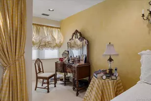 9 Eastern Dr, New Hyde Park, NY 11040 - Photo 10