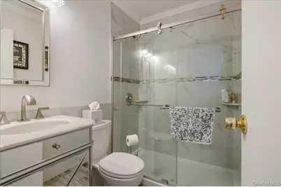 9 Eastern Drive, New Hyde Park, NY 11040 - Photo 14