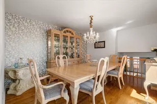 9 Eastern Dr, New Hyde Park, NY 11040 - Photo 2