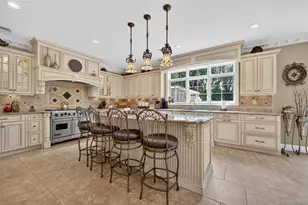 211 Hillturn Ln, Roslyn Heights, NY 11577 - Photo 10