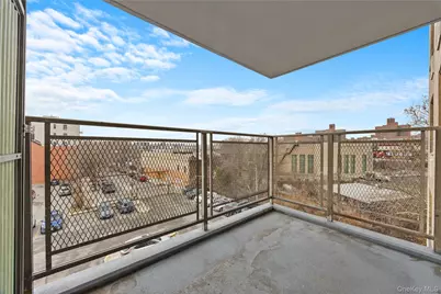 1966 Newbold #709, Bronx, NY 10472 - Photo 4