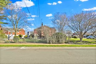 1244 Village Ct, Baldwin, NY 11510 - Photo 24