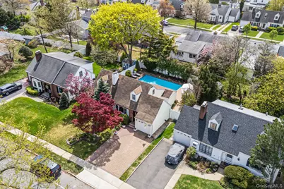 638 Lakeview Avenue, Rockville Centre, NY 11570 - Photo 22