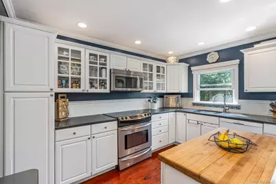 638 Lakeview Avenue, Rockville Centre, NY 11570 - Photo 6