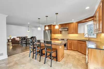 3 Quail Run, Hampton Bays, NY 11946 - Photo 8
