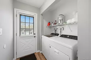 31 Sayville Rd, Sound Beach, NY 11789 - Photo 8