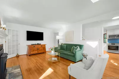 62 Myrtle Boulevard, Larchmont, NY 10538 - Photo 6