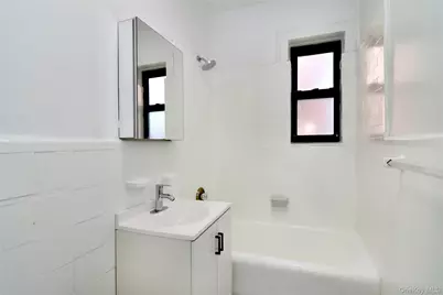 590 E 3rd Street #MK, Mount Vernon, NY 10553 - Photo 12