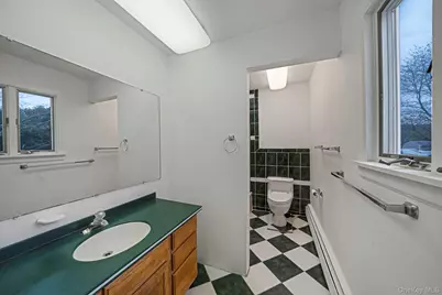 60 1st Avenue, Medford, NY 11763 - Photo 22