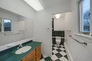 60 1st Ave, Medford, NY 11763 - Photo 22