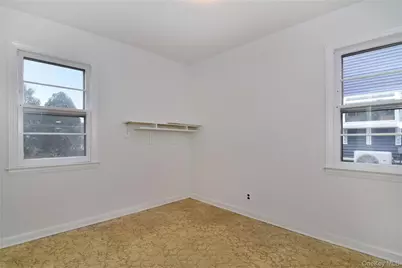 355 Upland Avenue, Yonkers, NY 10703 - Photo 16