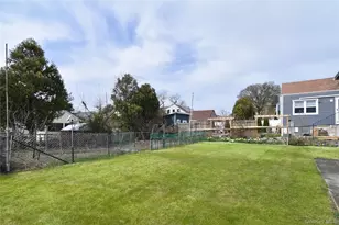 355 Upland Ave, Yonkers, NY 10703 - Photo 32