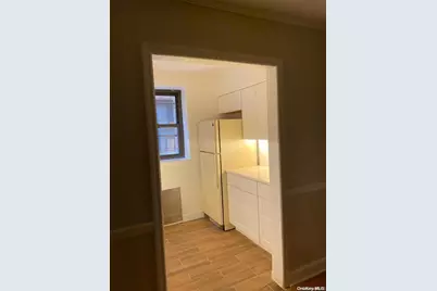 2 Town House Place #1J, Great Neck, NY 11021 - Photo 6