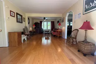 2 Dwarf Ln, Wantagh, NY 11793 - Photo 4