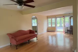 2 Dwarf Ln, Wantagh, NY 11793 - Photo 8
