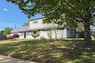 2 Dwarf Ln, Wantagh, NY 11793 - Photo 2