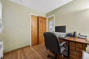 21 Whitney Ave, Floral Park, NY 11001 - Photo 14