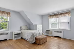 21 Whitney Ave, Floral Park, NY 11001 - Photo 16