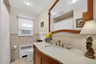 21 Whitney Ave, Floral Park, NY 11001 - Photo 12