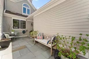 227 Boulder Ridge Rd, Scarsdale, NY 10583 - Photo 2