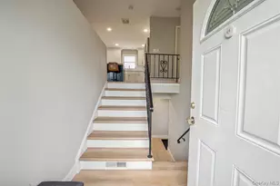 22 Valkill Dr, Poughkeepsie, NY 12601 - Photo 2