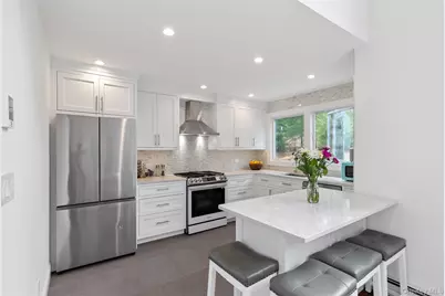 27 Ely Brook Road, East Hampton, NY 11937 - Photo 2