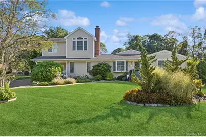 123 Broad Avenue, Aquebogue, NY 11901 - Photo 1