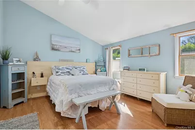 123 Broad Avenue, Aquebogue, NY 11901 - Photo 8