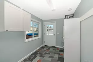 33 E Seacrest Ave, Lindenhurst, NY 11757 - Photo 26