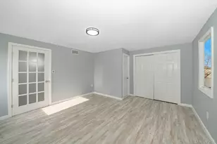 33 E Seacrest Ave, Lindenhurst, NY 11757 - Photo 14