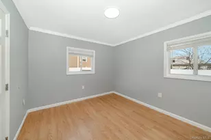 33 E Seacrest Ave, Lindenhurst, NY 11757 - Photo 24