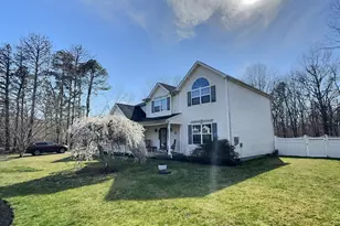 29 Terra Pines Gate, Yaphank, NY 11980 - Photo 2