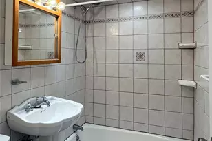 62-43 69th Pl, Middle Village, NY 11379 - Photo 6