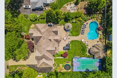 10 Colonial Drive, Smithtown, NY 11787 - Photo 30