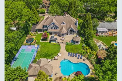 10 Colonial Drive, Smithtown, NY 11787 - Photo 2