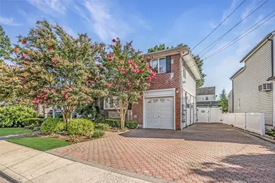 45 Concord Street, Lynbrook, NY 11563 - Photo 2