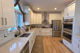 185 W Islip Rd, West Islip, NY 11795 - Photo 10