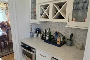 185 W Islip Rd, West Islip, NY 11795 - Photo 16