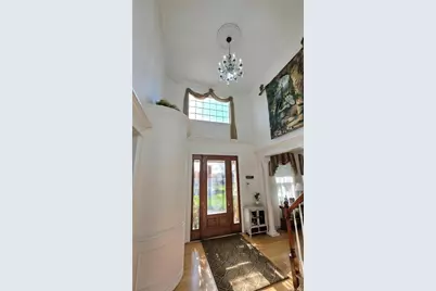 185 W Islip Road, West Islip, NY 11795 - Photo 6
