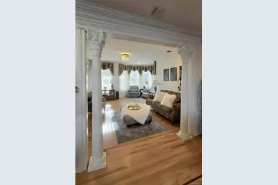 185 W Islip Road, West Islip, NY 11795 - Photo 22