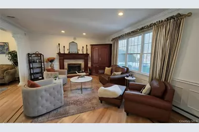 185 W Islip Road, West Islip, NY 11795 - Photo 24
