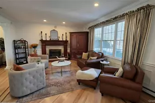 185 W Islip Rd, West Islip, NY 11795 - Photo 24