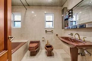 3-28 149th Pl, Whitestone, NY 11357 - Photo 16