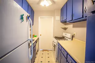 855 E Broadway, Long Beach, NY 11561 - Photo 14