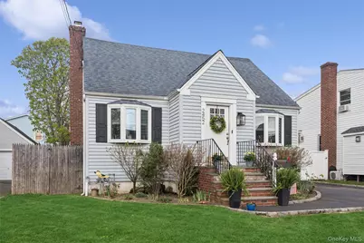 2452 Woodland Avenue, Wantagh, NY 11793 - Photo 24