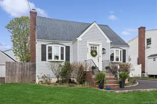 2452 Woodland Ave, Wantagh, NY 11793 - Photo 24