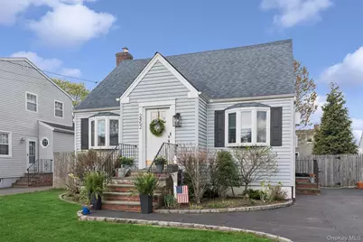 2452 Woodland Avenue, Wantagh, NY 11793 - Photo 2