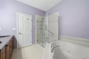 32 Eagle Cir, Bohemia, NY 11716 - Photo 10