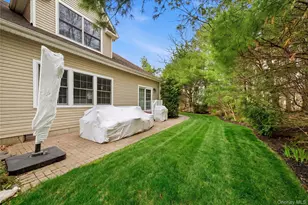 32 Eagle Cir, Bohemia, NY 11716 - Photo 6